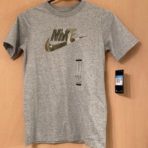NWT Boys M Nike T-shirt.